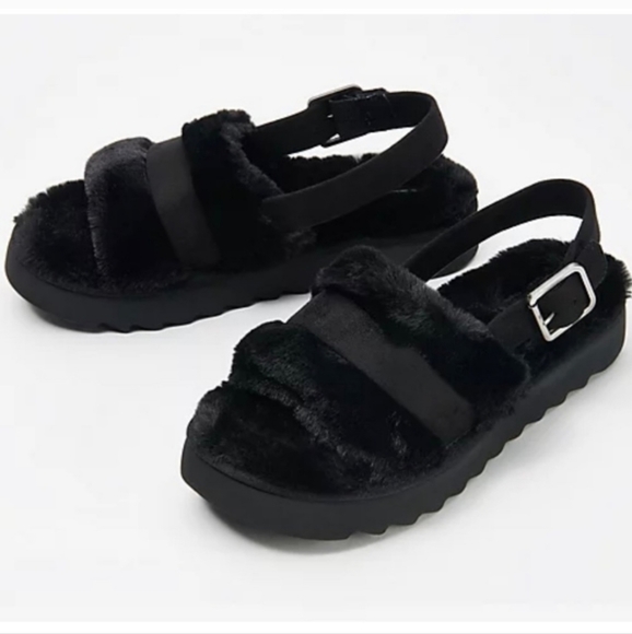 NEW UGG KOOLABURRA COZY SLIDES IN BLACK $100